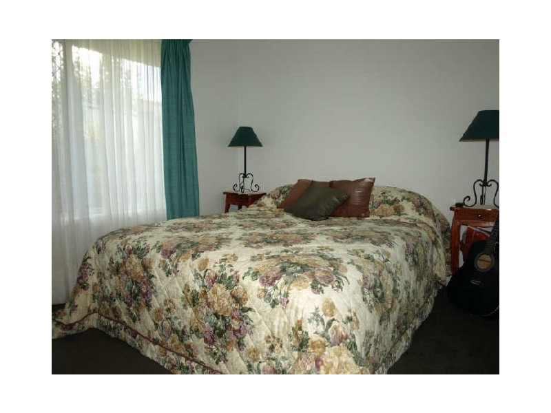 19 Eyre Av, Petrie QLD 4502