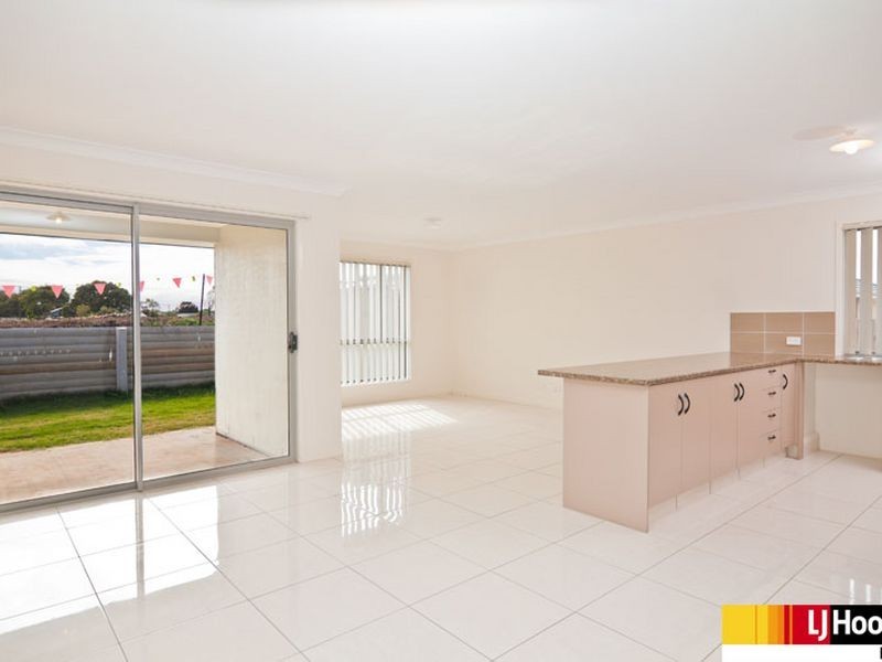 24 Diane Parade, Kallangur QLD 4503