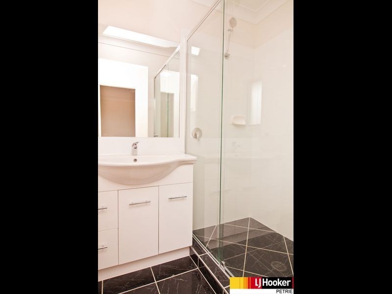 24 Diane Parade, Kallangur QLD 4503