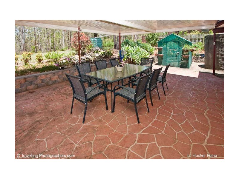 77 Whiteside Rd, Whiteside QLD 4503