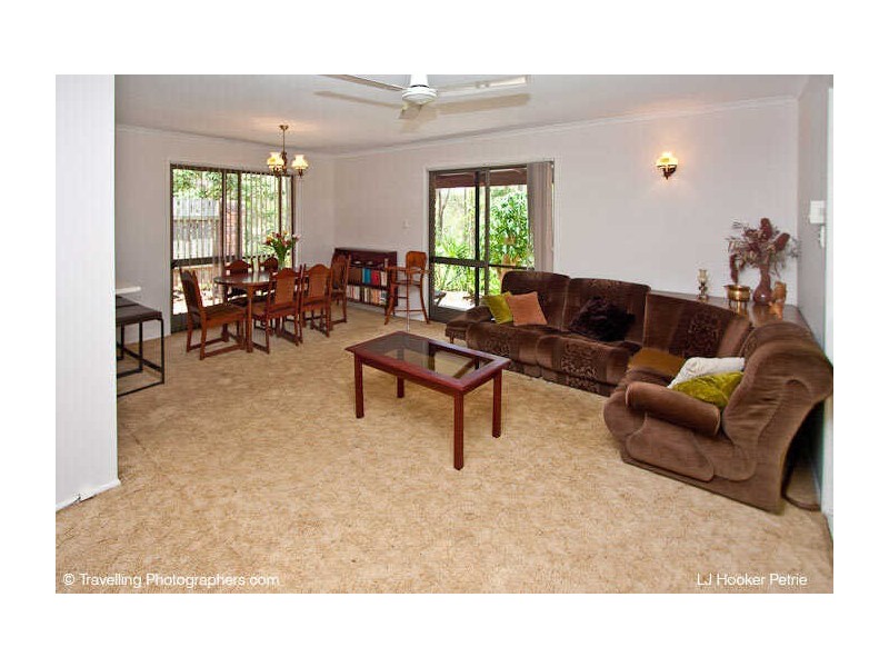 77 Whiteside Rd, Whiteside QLD 4503