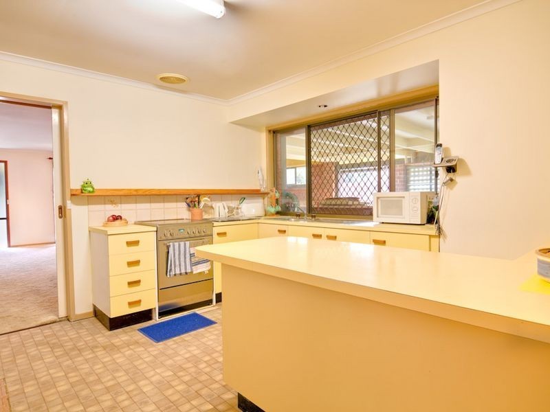 44 Macquarie Drive, Petrie QLD 4502