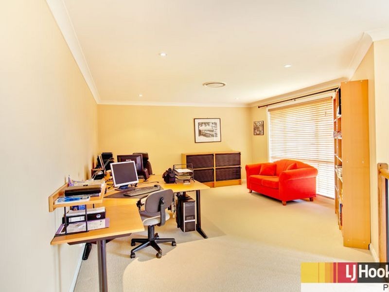 19 Inverpine Street, Petrie QLD 4502