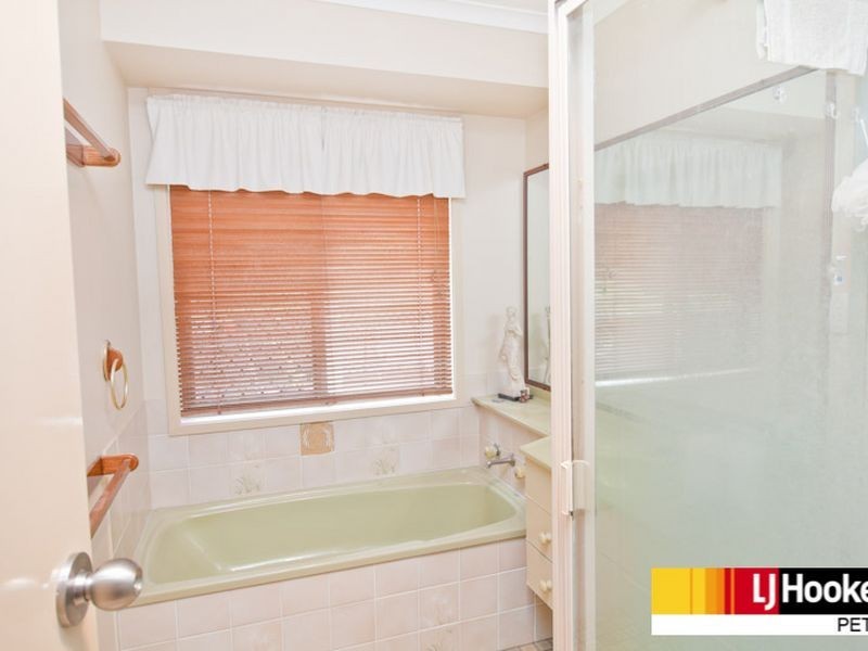 4 Cowal Court, Petrie QLD 4502