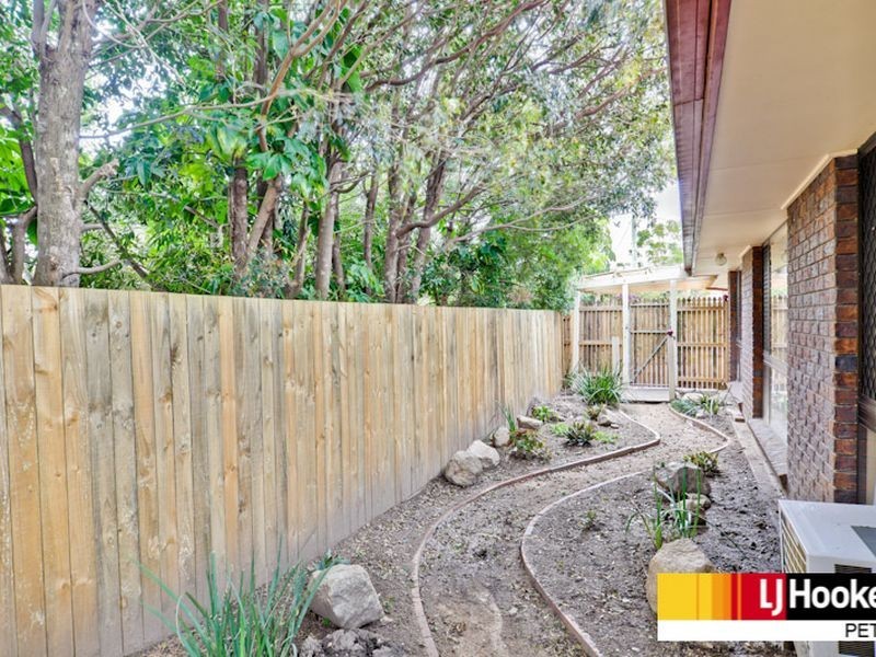 4 Cowal Court, Petrie QLD 4502