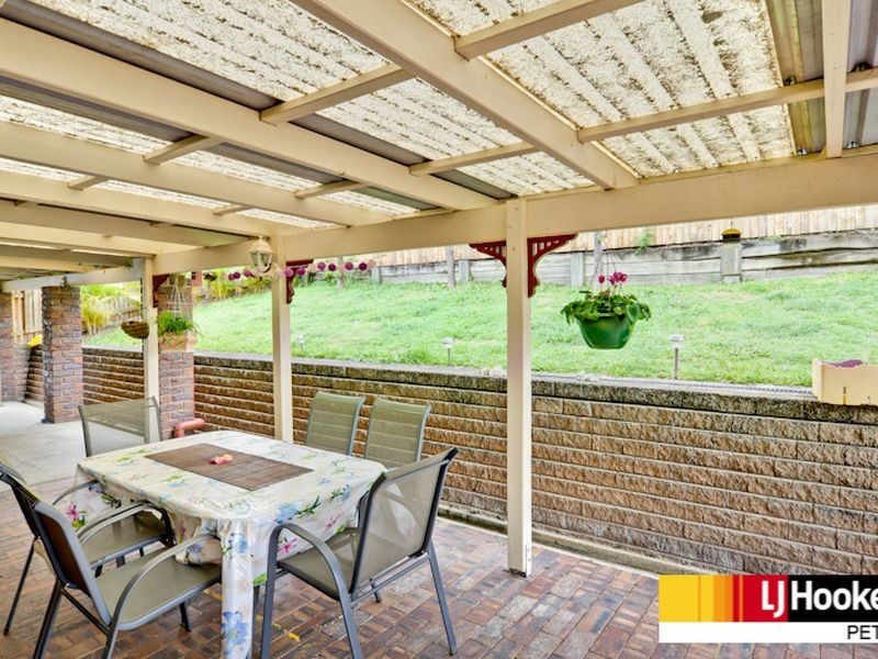 4 Cowal Court, Petrie QLD 4502