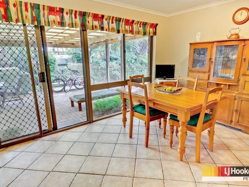 75 Frenchs Rd, Petrie QLD 4502