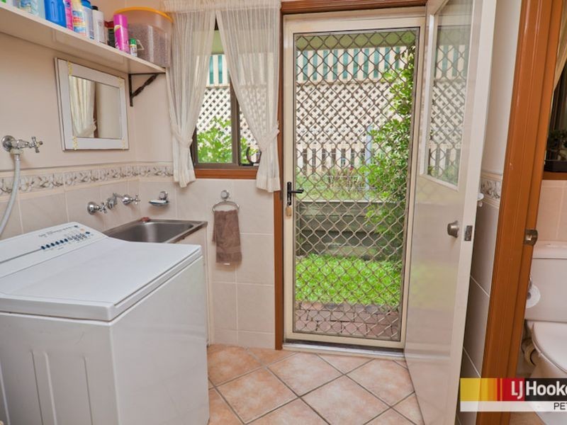 75 Frenchs Rd, Petrie QLD 4502