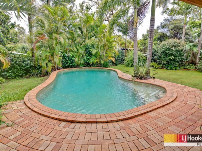 75 Frenchs Rd, Petrie QLD 4502