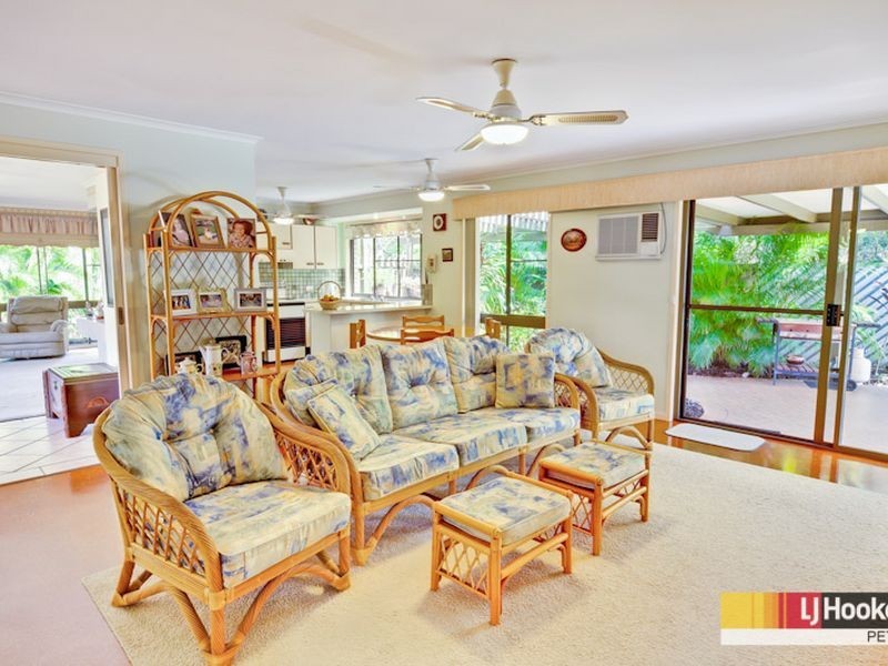 8 Macquarie Drive, Petrie QLD 4502