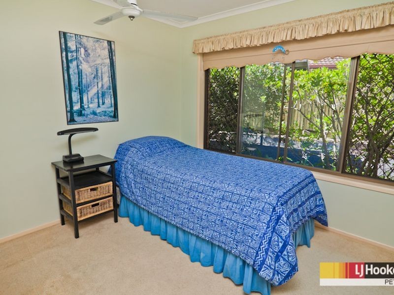 8 Macquarie Drive, Petrie QLD 4502