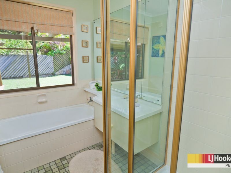 8 Macquarie Drive, Petrie QLD 4502