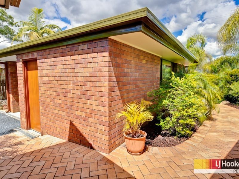 8 Macquarie Drive, Petrie QLD 4502