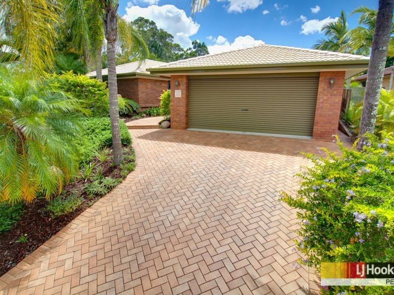 8 Macquarie Drive, Petrie QLD 4502