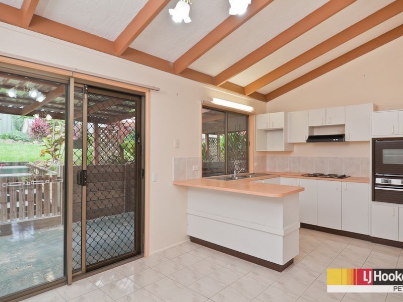 6 St Quentin Rd, Petrie QLD 4502