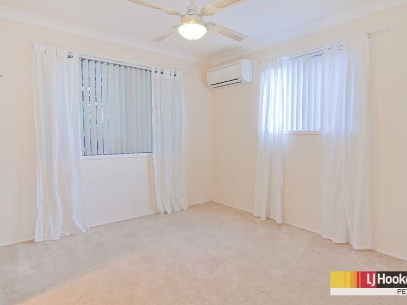 6 St Quentin Rd, Petrie QLD 4502