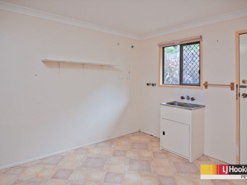 6 St Quentin Rd, Petrie QLD 4502