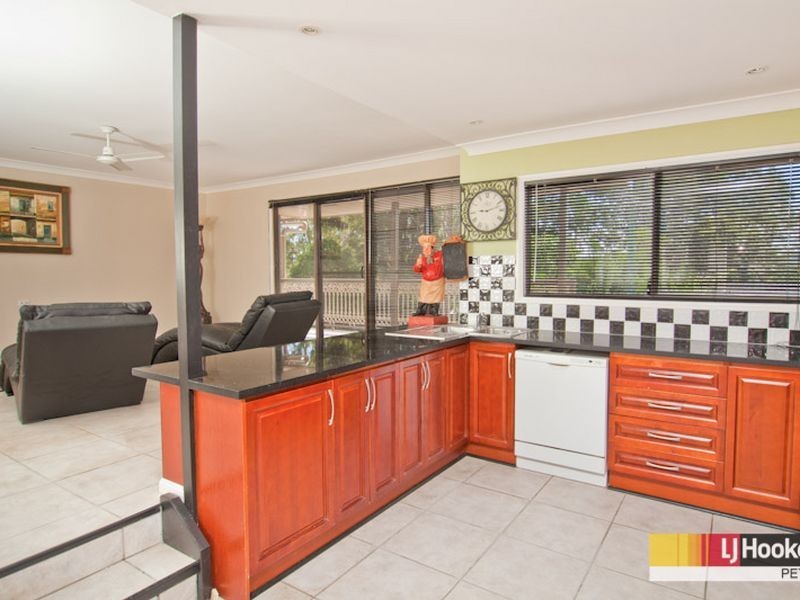 17 Pinelands Street, Lawnton QLD 4501