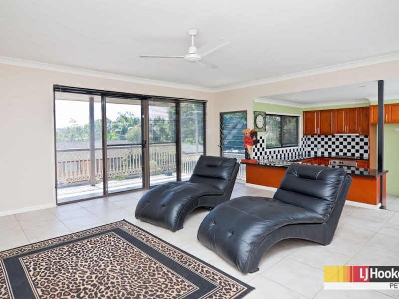 17 Pinelands Street, Lawnton QLD 4501