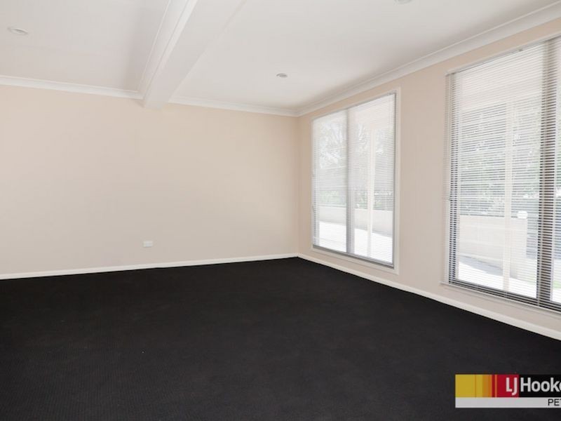 17 Pinelands Street, Lawnton QLD 4501