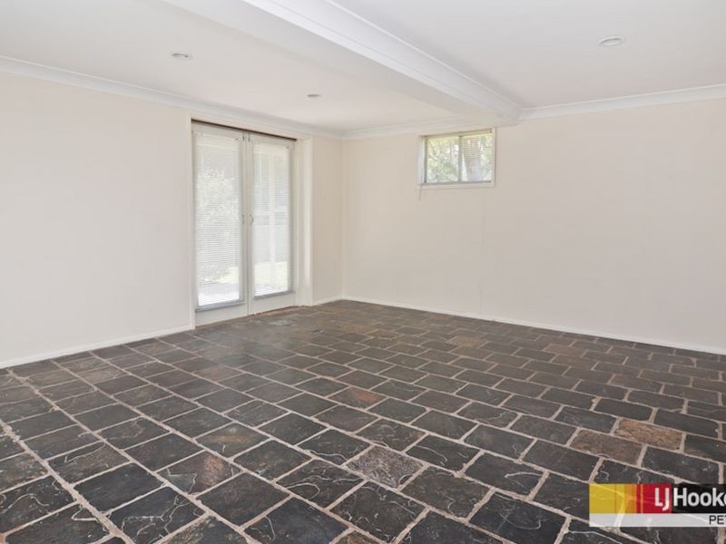 17 Pinelands Street, Lawnton QLD 4501