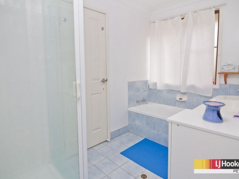 54 Young Street, Petrie QLD 4502