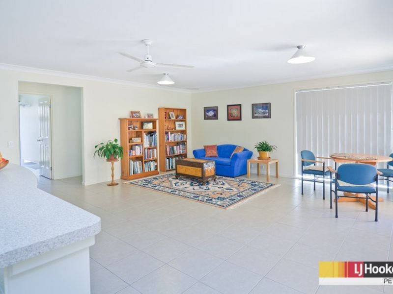 2 Tamari Place, Petrie QLD 4502