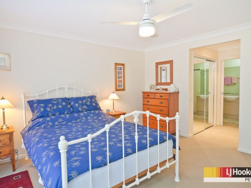 2 Tamari Place, Petrie QLD 4502
