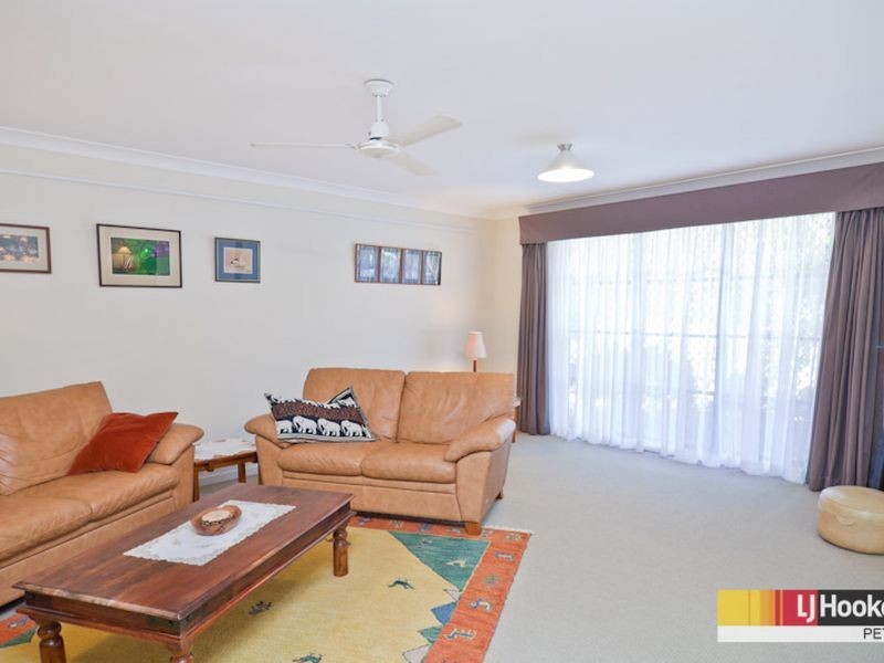 2 Tamari Place, Petrie QLD 4502
