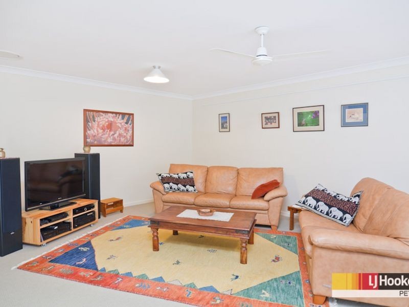 2 Tamari Place, Petrie QLD 4502