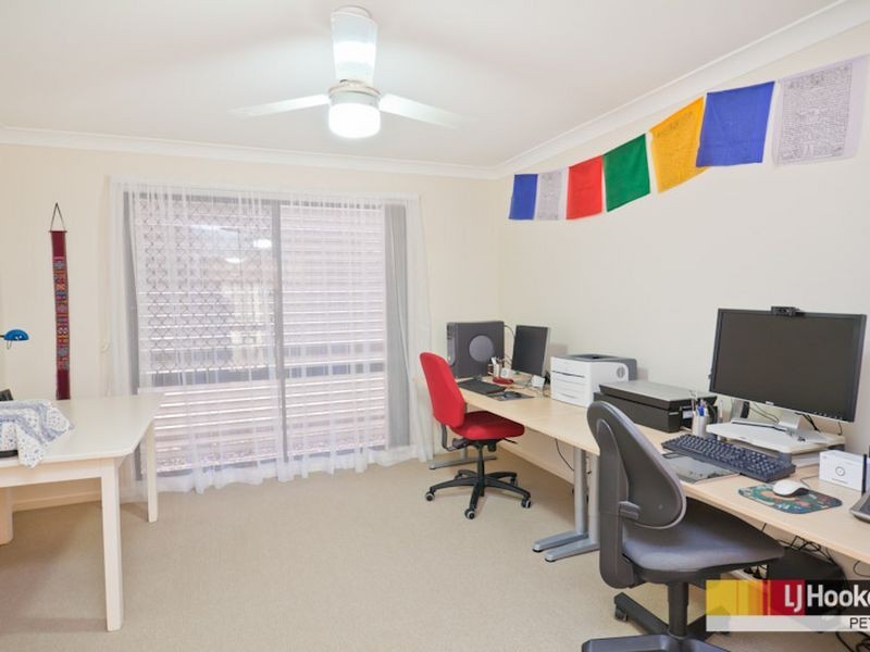 2 Tamari Place, Petrie QLD 4502