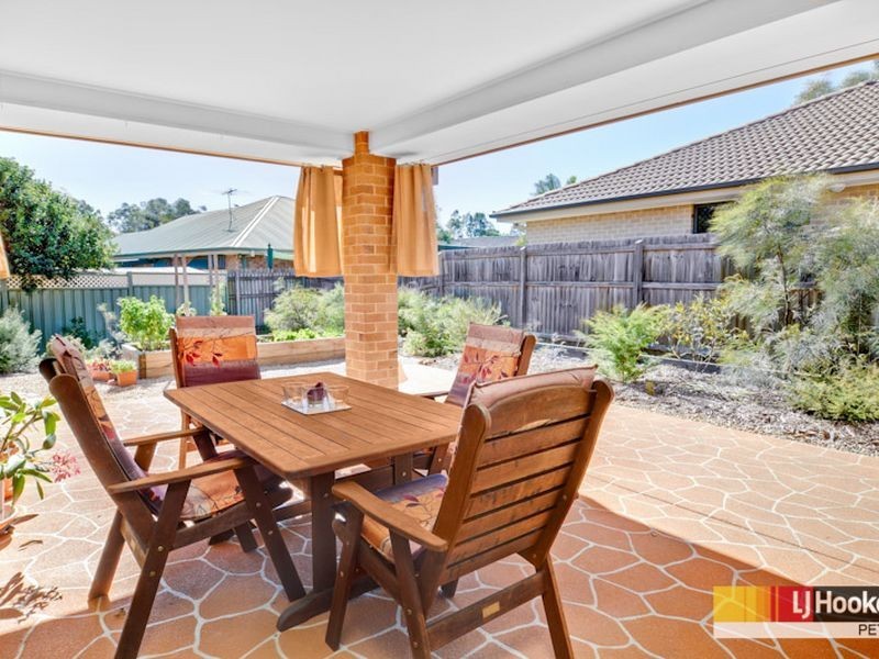 2 Tamari Place, Petrie QLD 4502