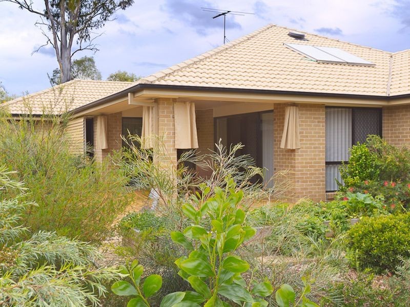 2 Tamari Place, Petrie QLD 4502