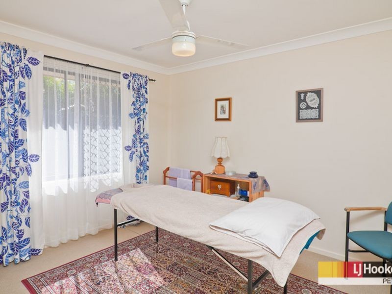 2 Tamari Place, Petrie QLD 4502