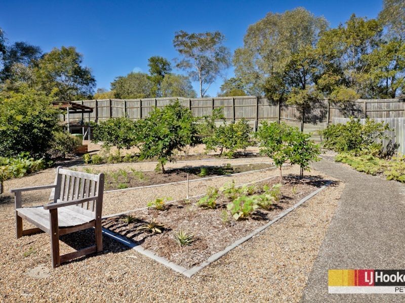 2 Tamari Place, Petrie QLD 4502