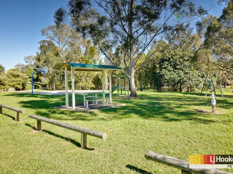 2 Tamari Place, Petrie QLD 4502