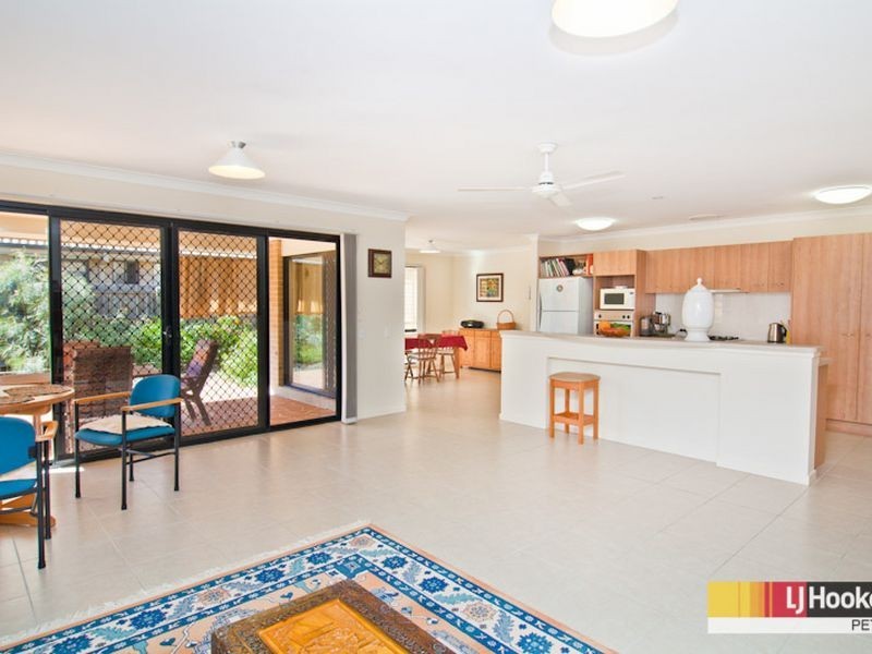 2 Tamari Place, Petrie QLD 4502