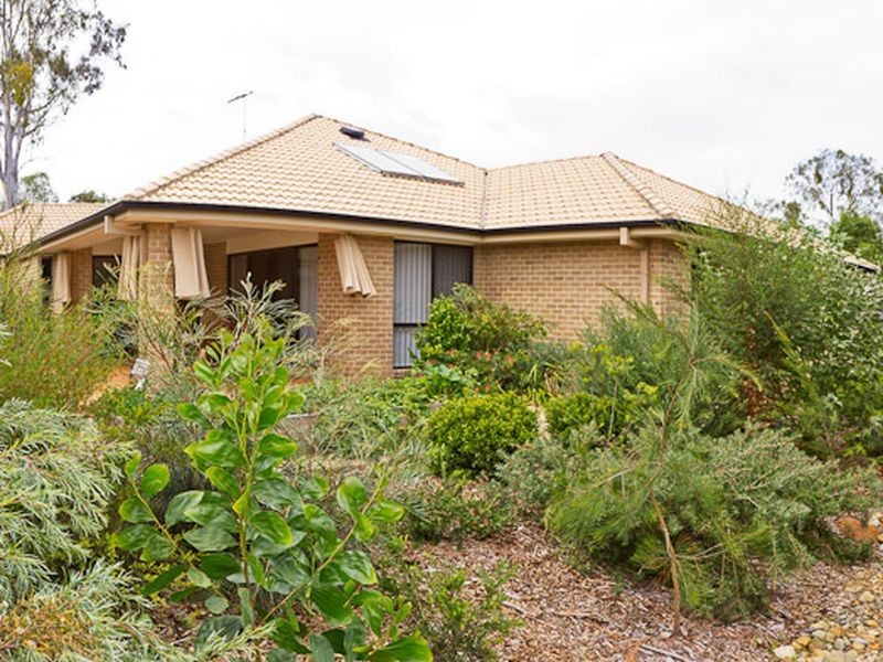 2 Tamari Place, Petrie QLD 4502