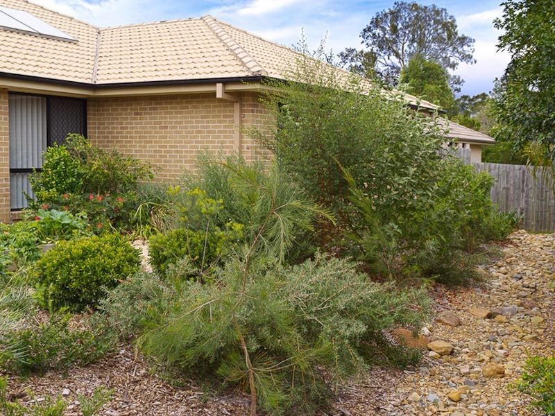 2 Tamari Place, Petrie QLD 4502