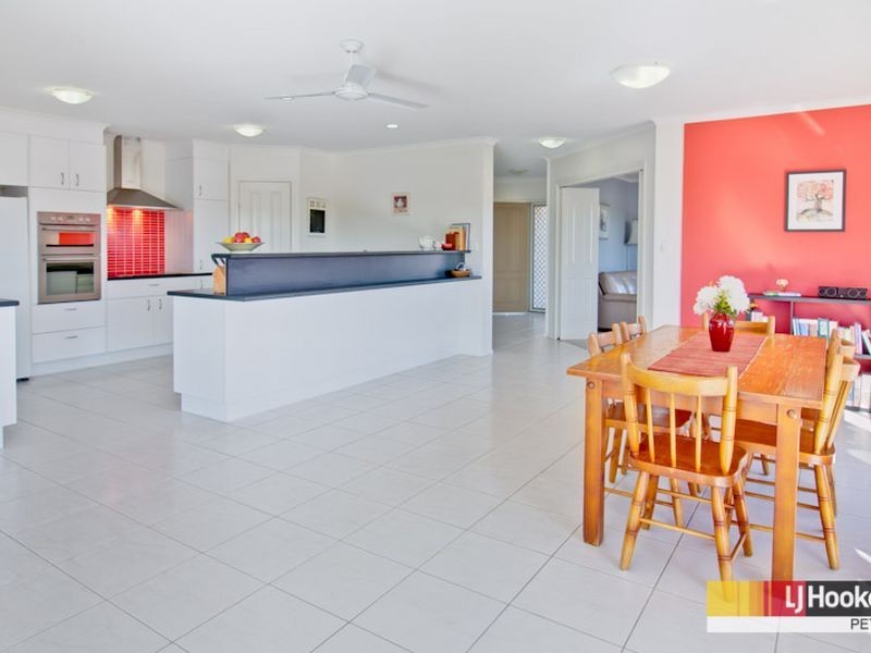 3 Beakey Close, Petrie QLD 4502