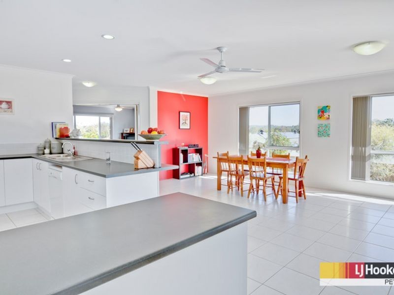 3 Beakey Close, Petrie QLD 4502