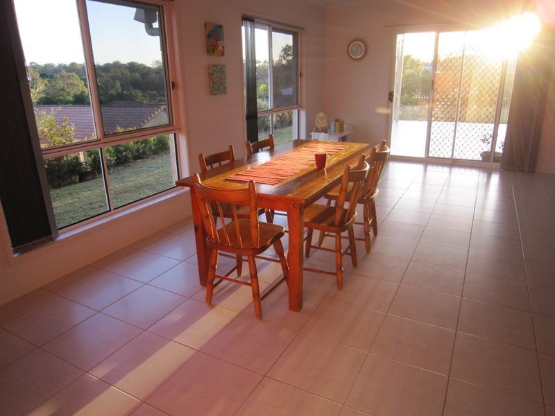 3 Beakey Close, Petrie QLD 4502