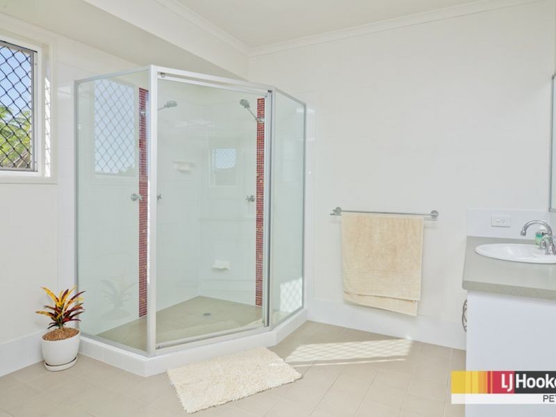 3 Beakey Close, Petrie QLD 4502