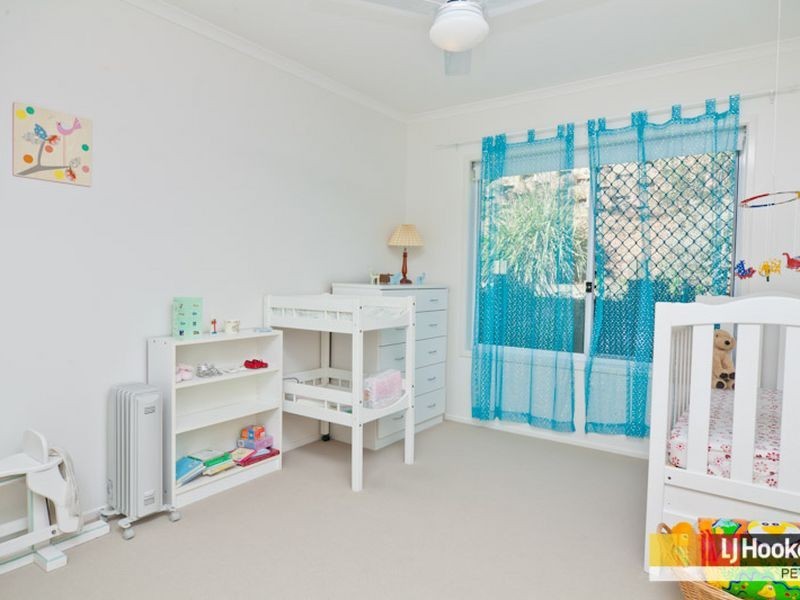 3 Beakey Close, Petrie QLD 4502