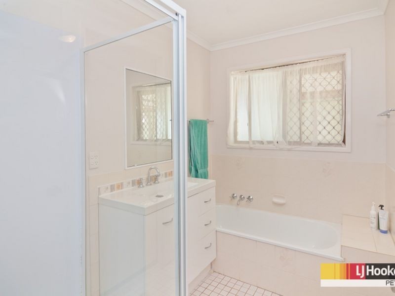 25 Oleron Terrace, Petrie QLD 4502