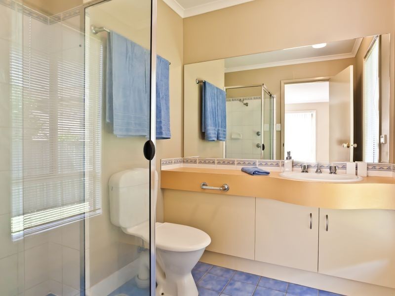 45 Affleck Avenue, Petrie QLD 4502