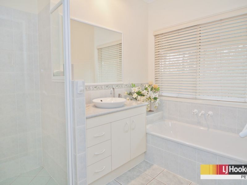 27 Hughes Road West, Dakabin QLD 4503