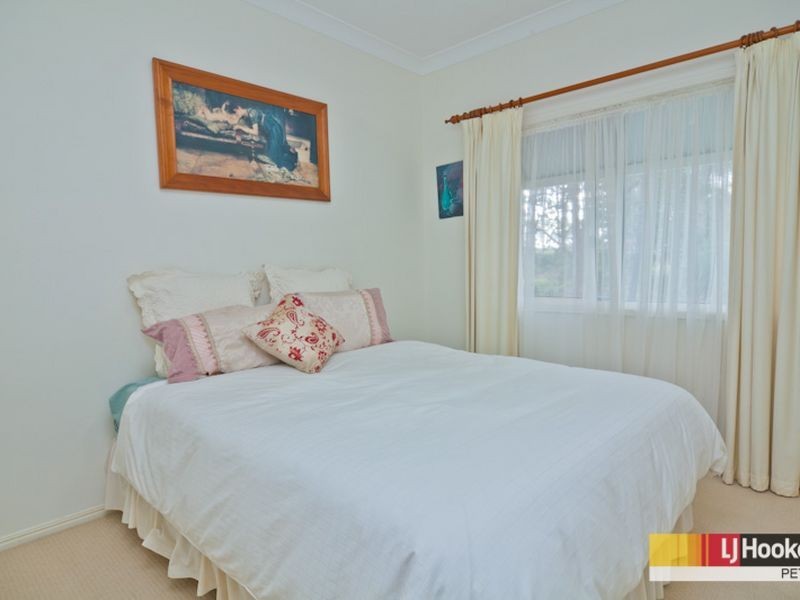 27 Hughes Road West, Dakabin QLD 4503