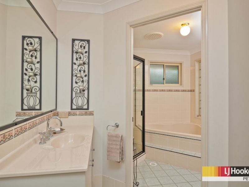 44 Affleck Avenue, Petrie QLD 4502