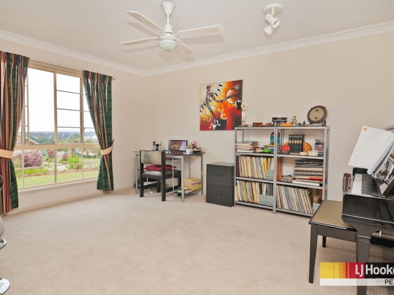 44 Affleck Avenue, Petrie QLD 4502